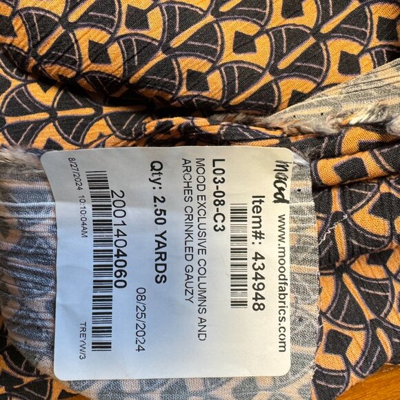 Mood Fabrics Columns and Arches Crinkled Gauzy Viscose Crepe NWT - Picture 2 of 2